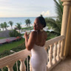 Meet your Posher, Alegra